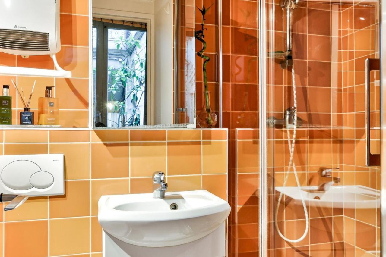 Very Well Located In Le Marais Apartment