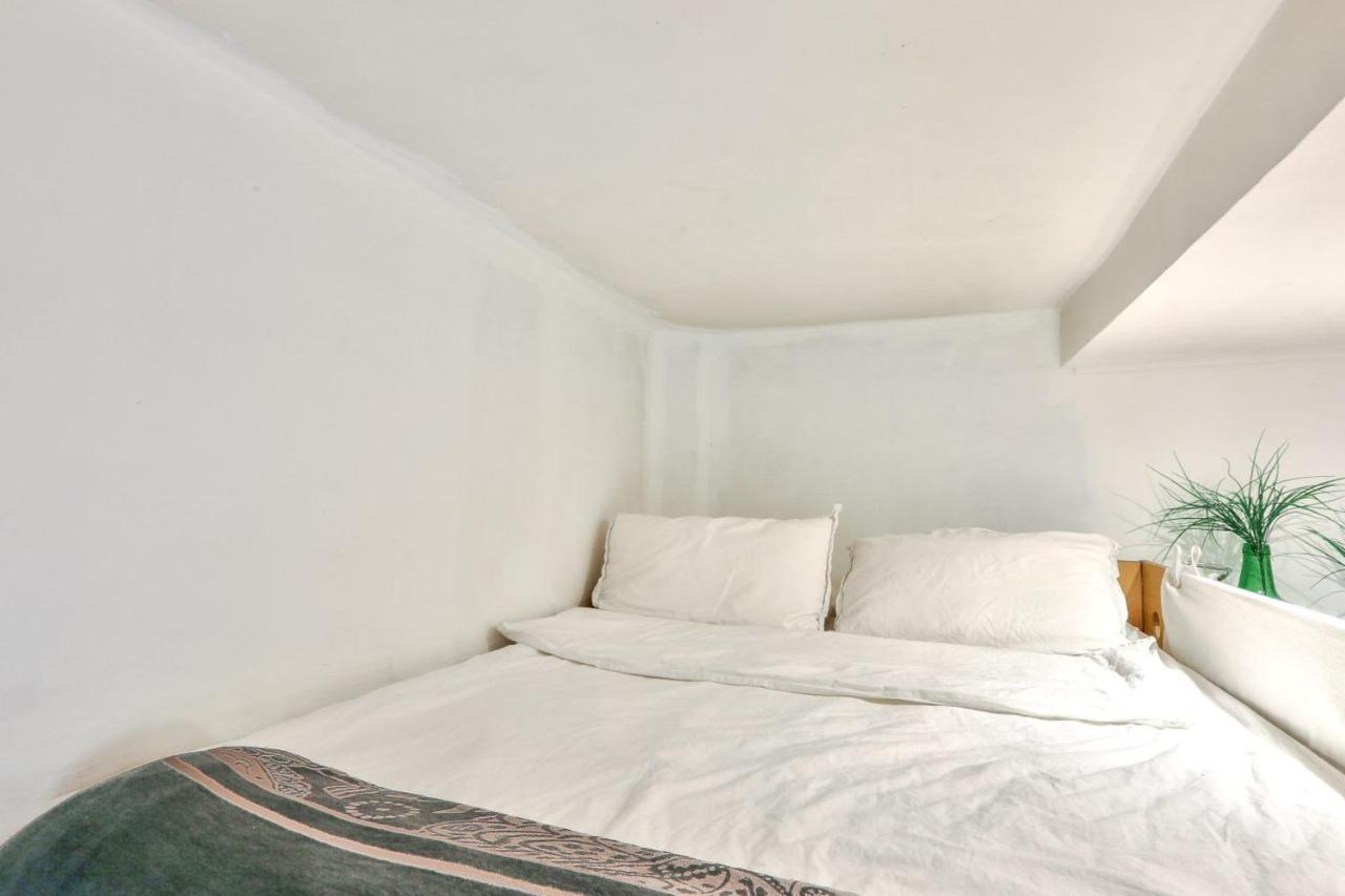 Very Well Located In Le Marais Apartment *